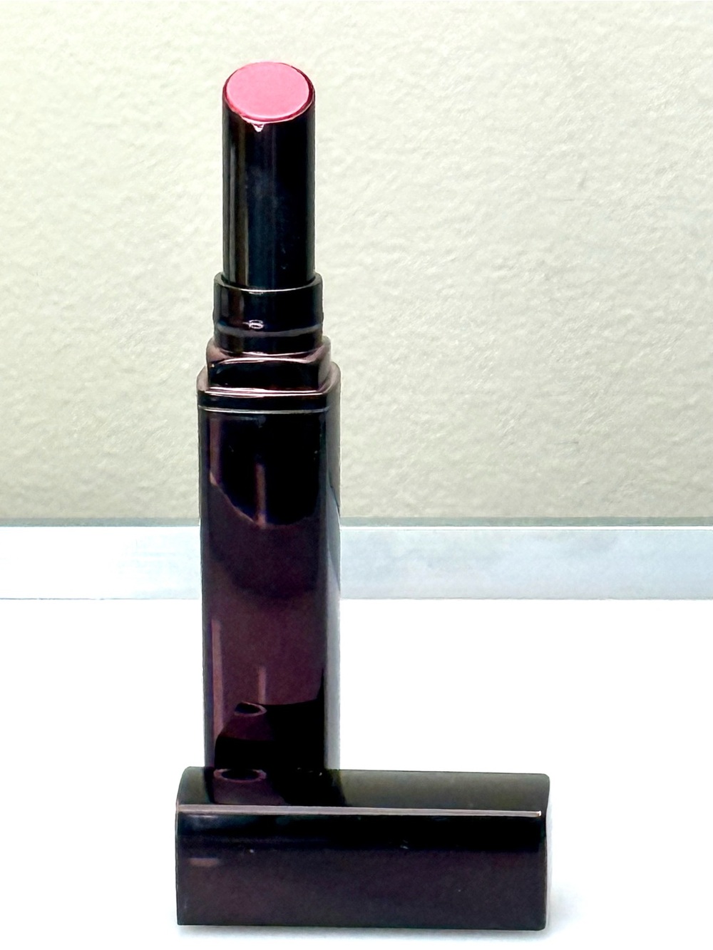 Laura Mercier Rouge Nouveau Weightless Lip Colour - Shy Sheer - Picture 2 of 12